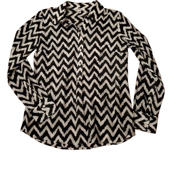 Dalia Collection Tops - Dahlia Collection Chevron Pop Over with Buttons Blouse SZ Medium
